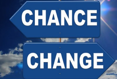 Image of two arrows pointing in opposite directions labeled 'Change' and 'Chance' signifying the need for project change management.